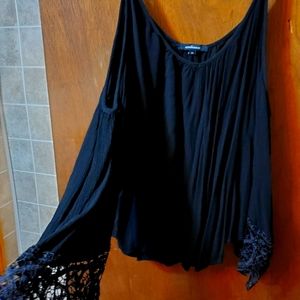 Ambiance 2x cold shoulder bell lace 3/4 sleeve